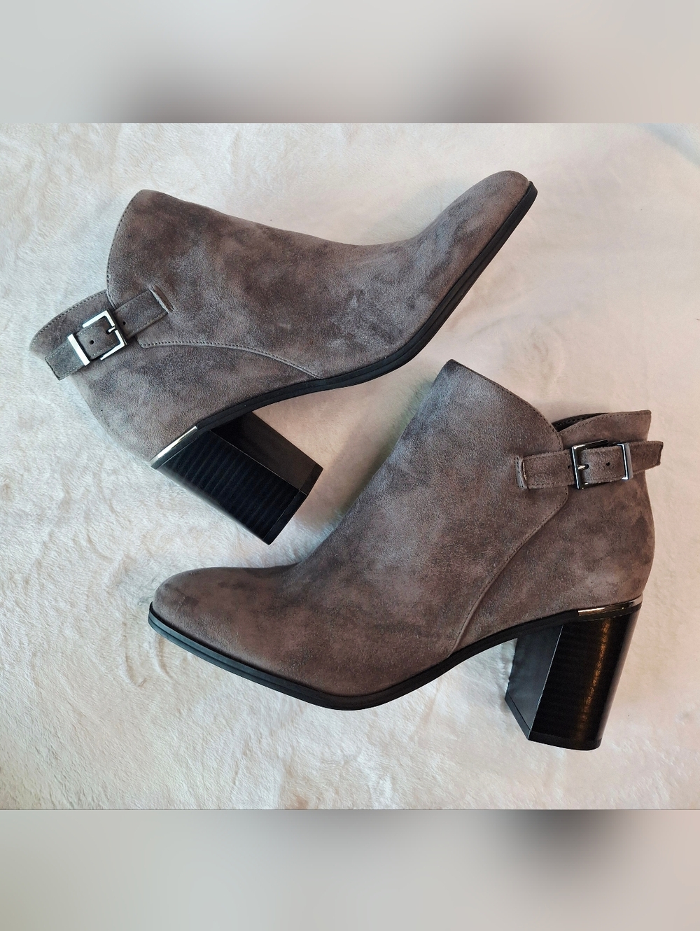 Bandolino Orelia Women's Grey Suede Zip Up Ankle Boots with Block Heels